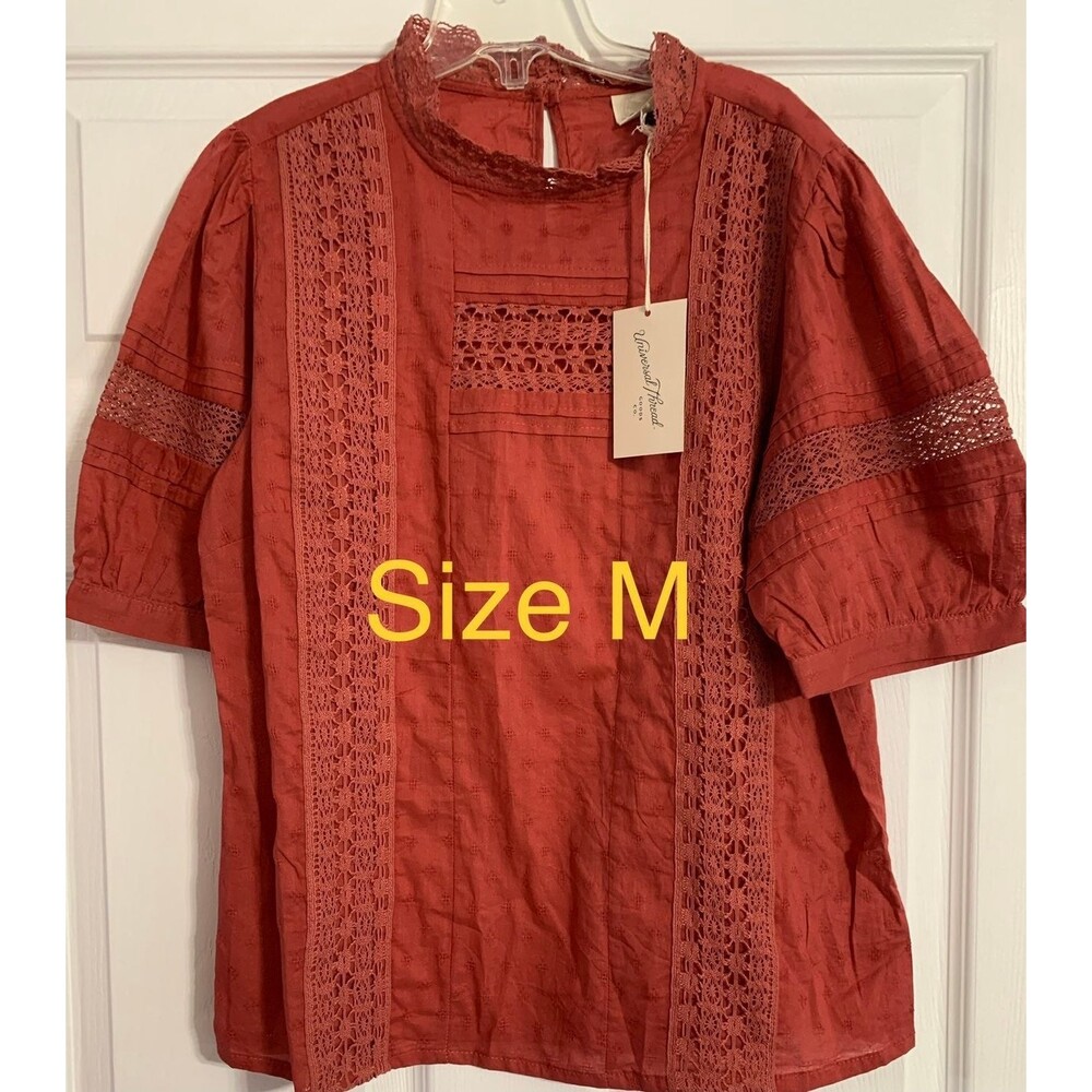 Universal Threads Shirt  New Size M